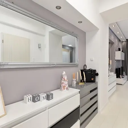 Grey Comfort 2br Near Keleti * Budapest