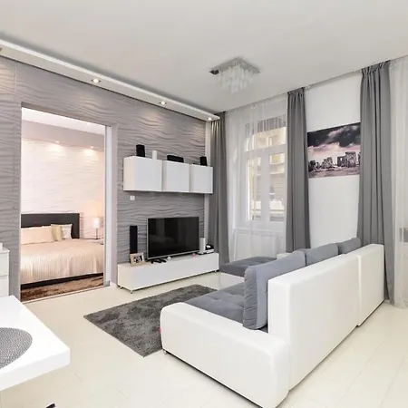 Apartment Grey Comfort 2br Near Keleti Budapest