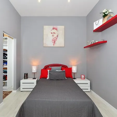 Apartment Grey Comfort 2br Near Keleti *