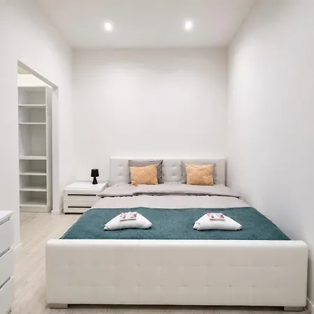 Grey Comfort 2br Near Keleti بودابست