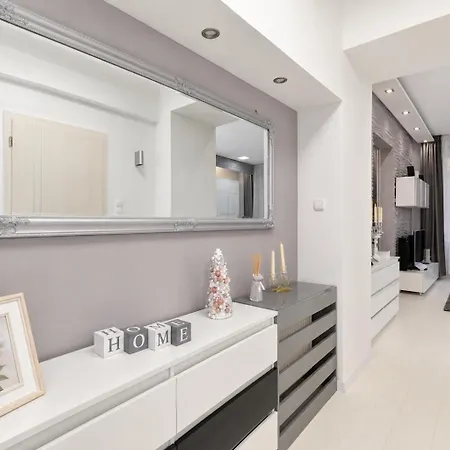 Grey Comfort 2br Near Keleti