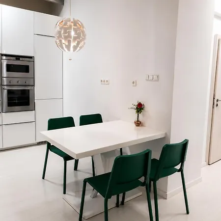 Grey Comfort 2br Near Keleti شقة