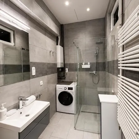 Grey Comfort 2br Near Keleti * Budapest
